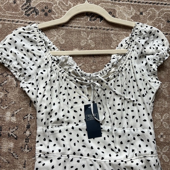 NWT Black and White Mini Dress - Picture 4 of 7